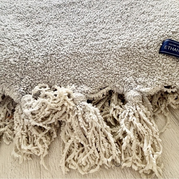 ETHAN ALLEN Blue Ombré Chenille Throw Blanket Fringed Cozy Soft 52” X 62” - Picture 4 of 5